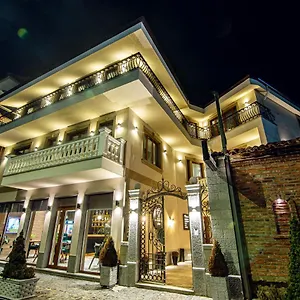 https://tree-hotel-korce.albaniahotels.org